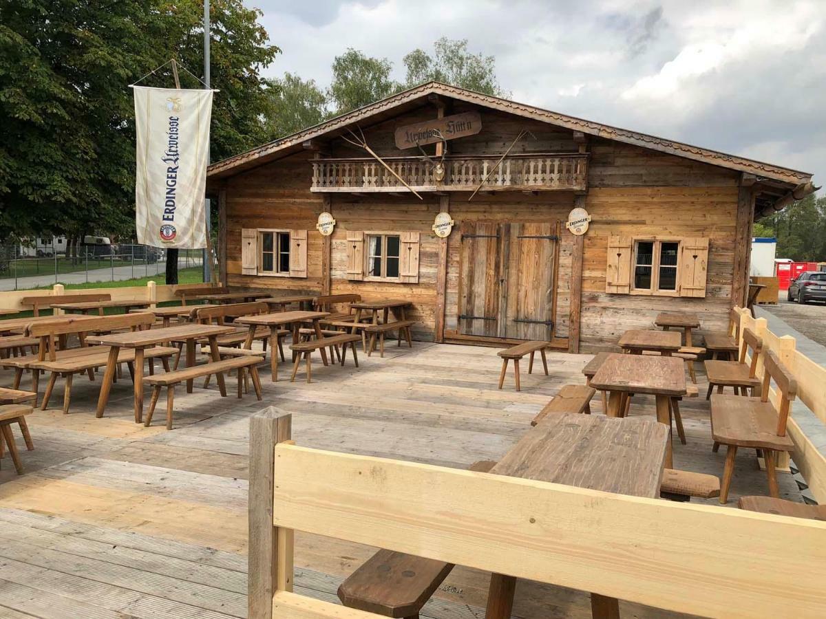 Oktoberfest Wiesn Camp Lodge Munich Exterior photo